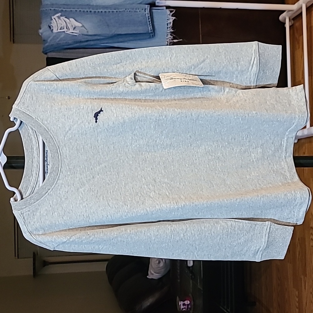 Boys Tommy Bahama Long Sleeve Crew Neck Shirt Size Medium 7-8